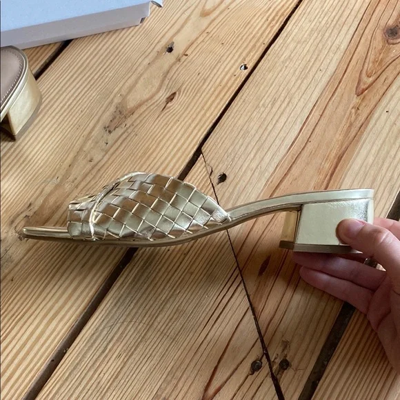 Marc Fisher Gold Woven Mules - Picture 4 of 6